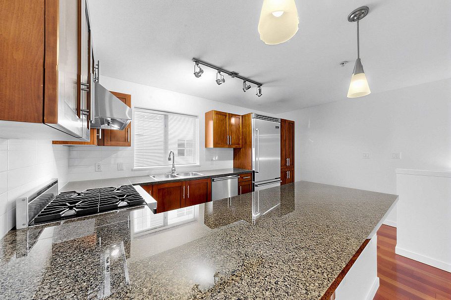 210 670 W 6th Avenue Vancouver, BC - 7