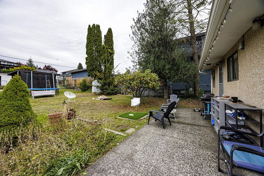 446 E 16th Street North Vancouver, BC - 14
