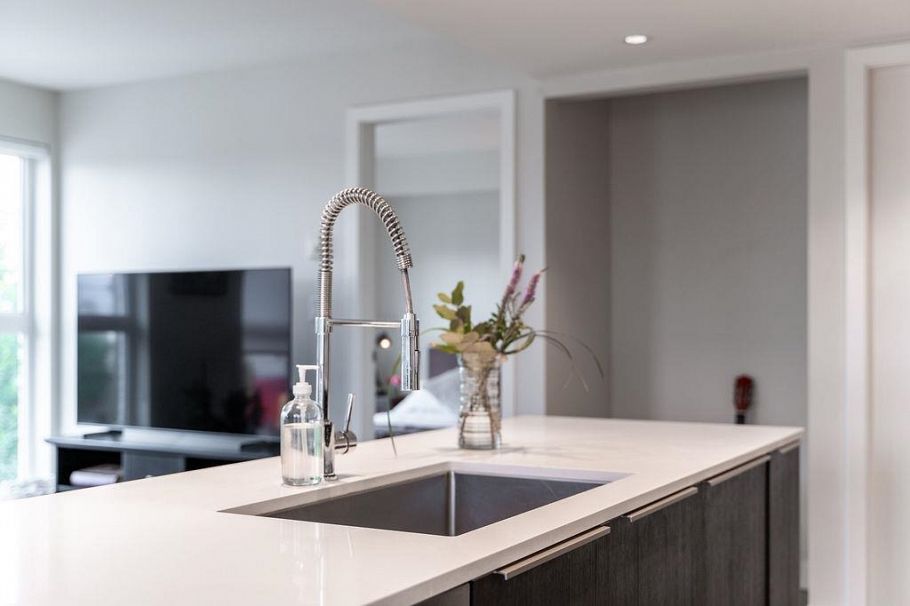324 1588 E Hastings Street Vancouver, BC - 6