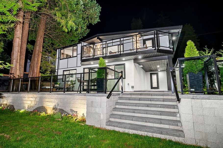 531 Greenway Avenue North Vancouver, BC - 1