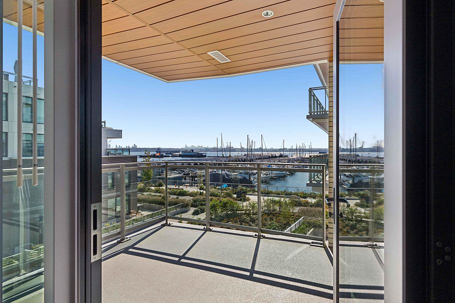 302 777 Harbour Way North Vancouver, BC - 27