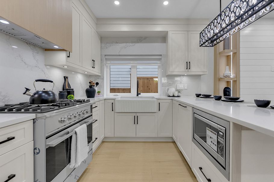 1 2888 E 6th Avenue Vancouver, BC - 13