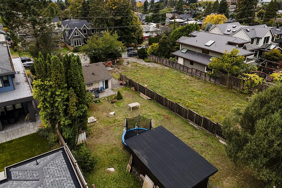 446 E 16th Street North Vancouver, BC - 6