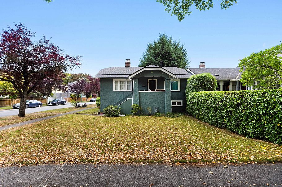 3895 W 20th Avenue Vancouver, BC - 3