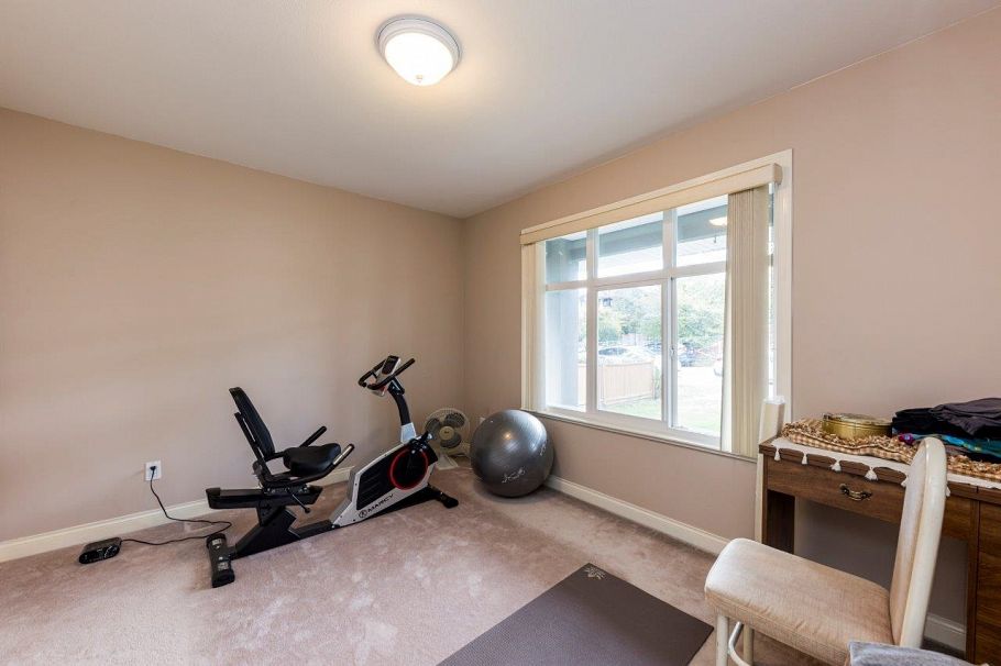 449 E 16th Street North Vancouver, BC - 14