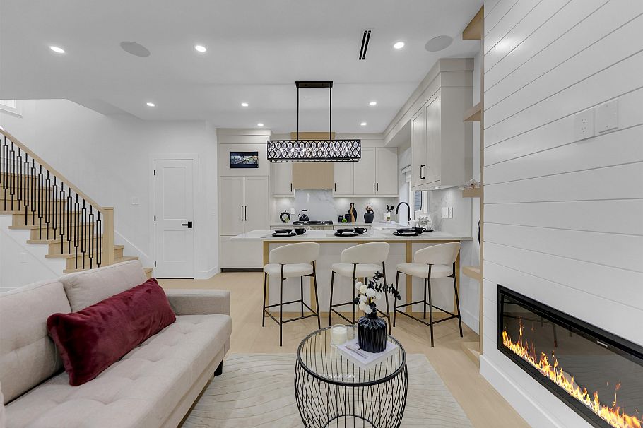 1 2888 E 6th Avenue Vancouver, BC - 3
