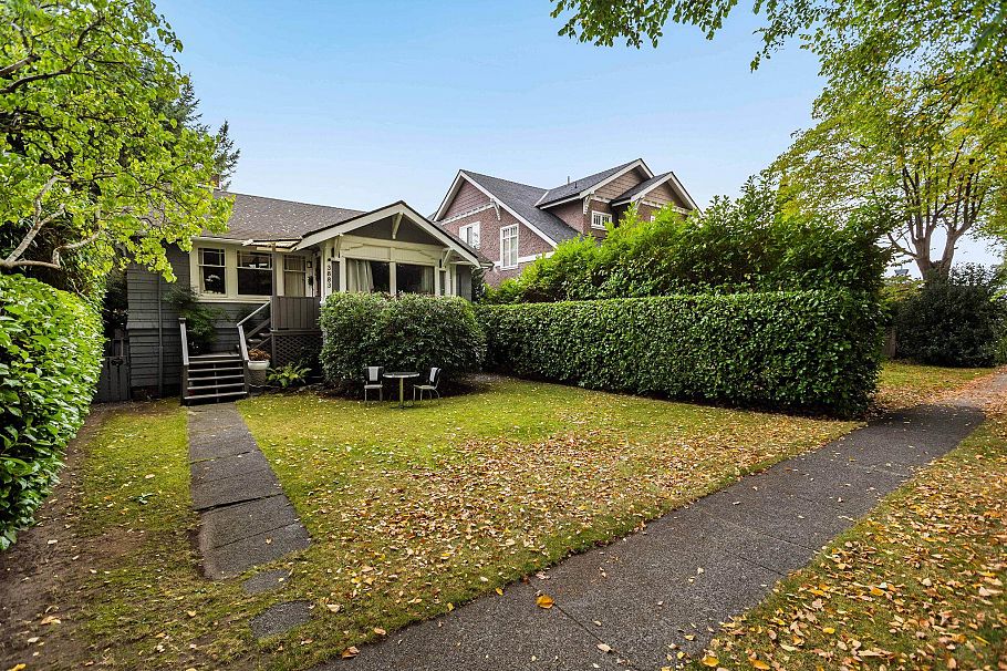 3883 W 20th Avenue Vancouver, BC - 4