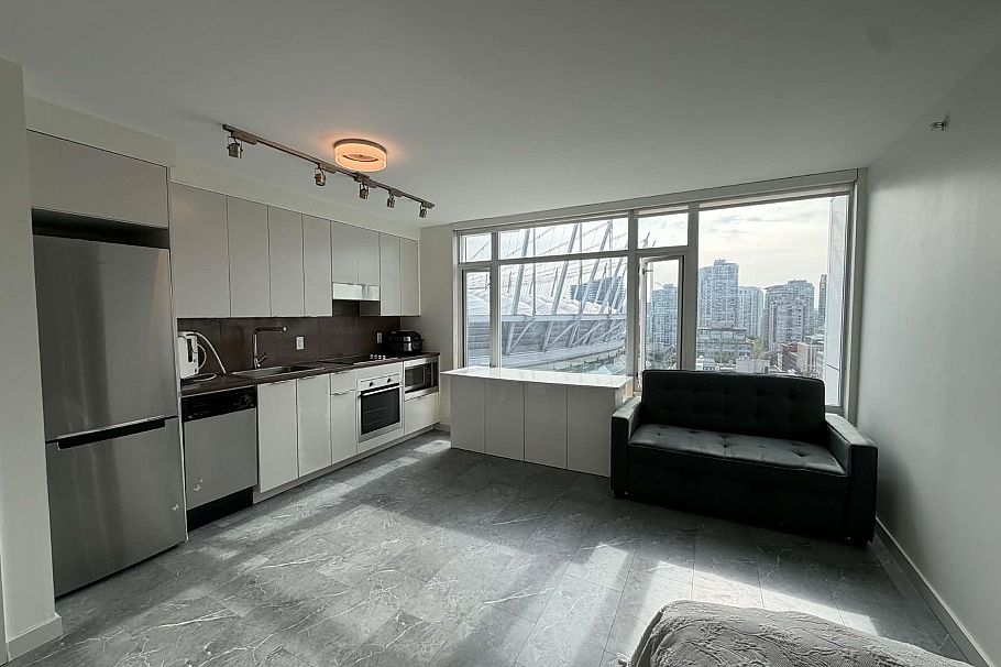 1606 161 W Georgia Street Vancouver, BC - 2