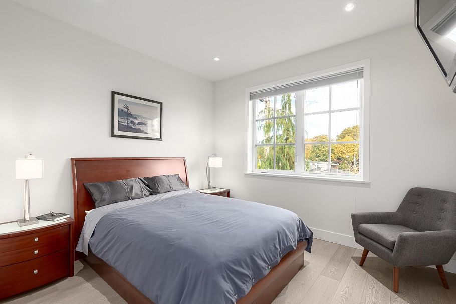 220 E 40th Avenue Vancouver, BC - 16