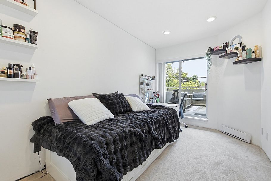 107 3280 W Broadway Vancouver, BC - 18