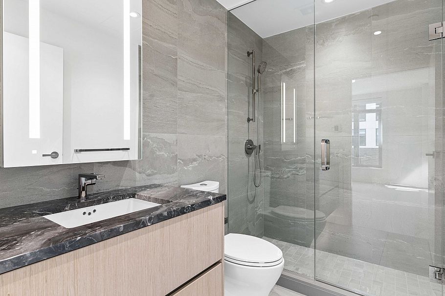 302 777 Harbour Way North Vancouver, BC - 1