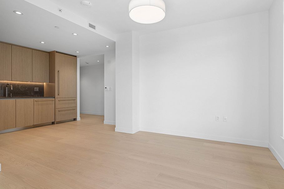 302 777 Harbour Way North Vancouver, BC - 18