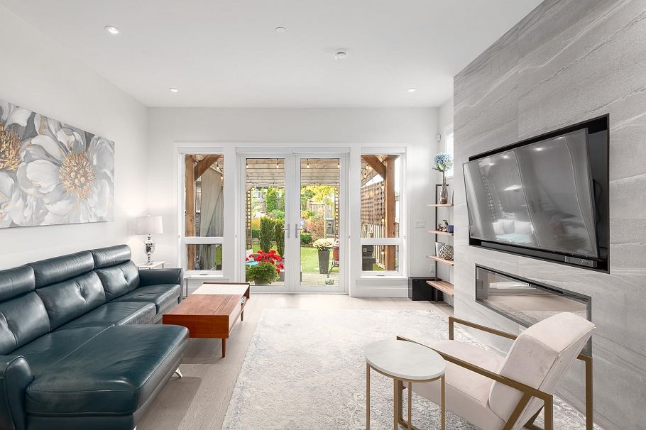 220 E 40th Avenue Vancouver, BC - 11