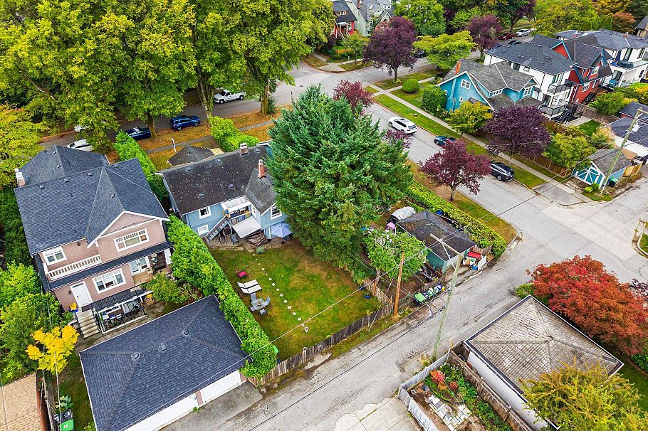 3883 W 20th Avenue Vancouver, BC - 16