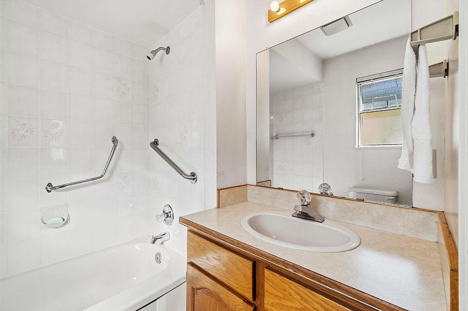 2168 E 27th Avenue Vancouver, BC - 18