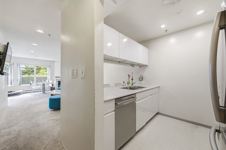 107 3280 W Broadway Vancouver, BC - 7