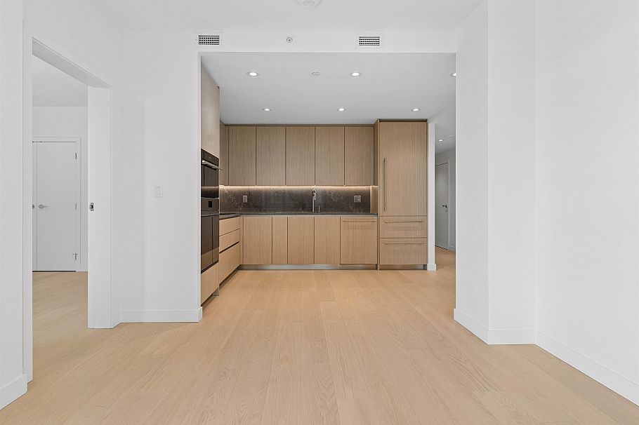 302 777 Harbour Way North Vancouver, BC - 16
