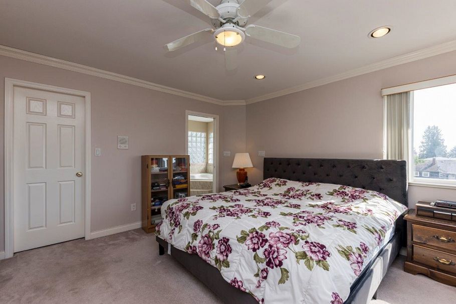 449 E 16th Street North Vancouver, BC - 18