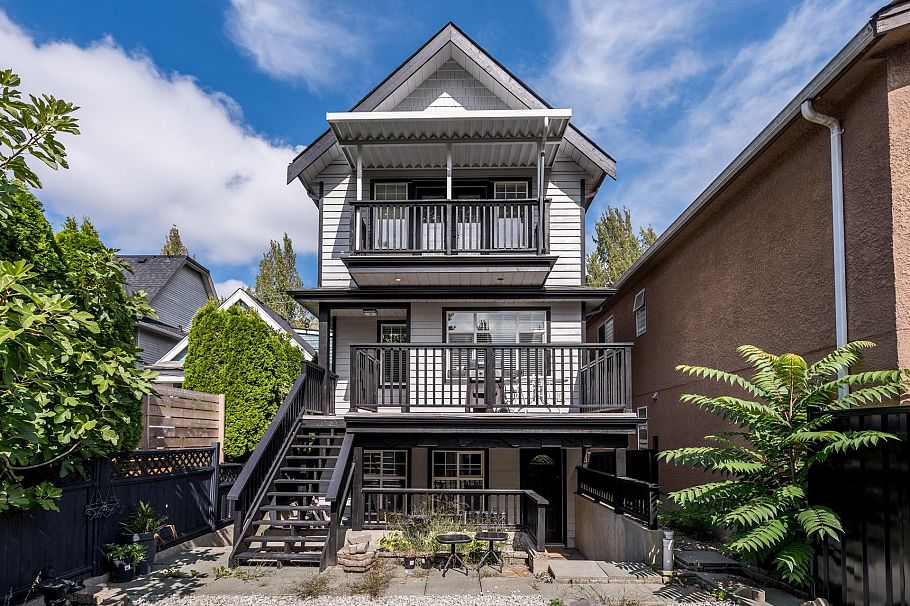 1546 E 2nd Avenue Vancouver, BC - 36