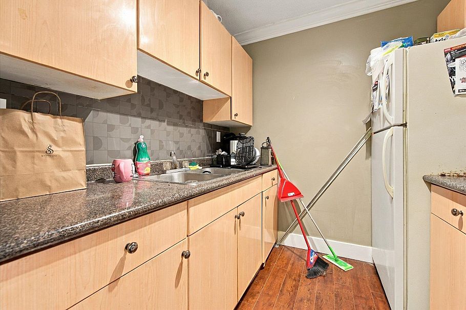 107 830 E 7th Avenue Vancouver, BC - 8
