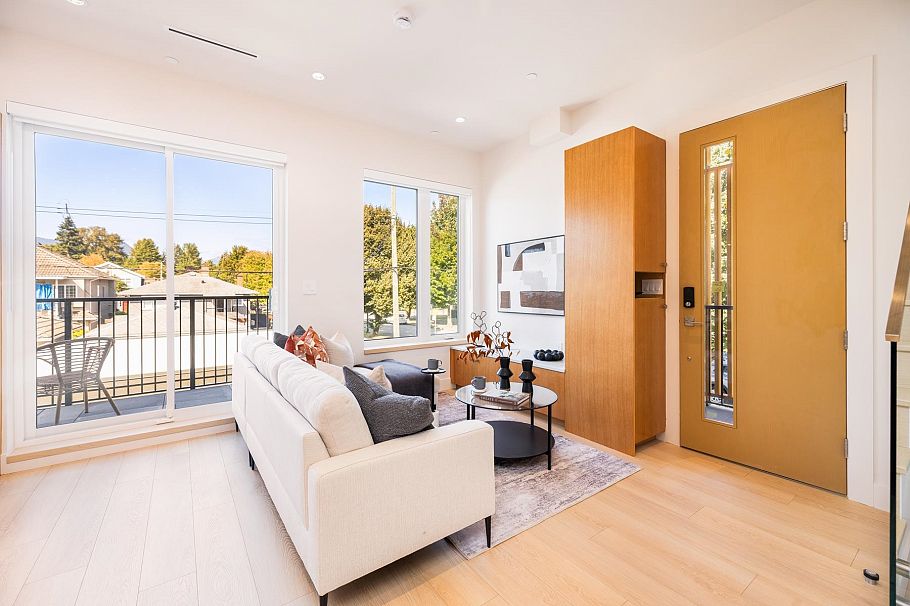 3 2995 Adanac Street Vancouver, BC - 2