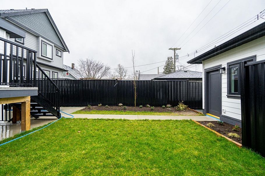 2 2753 Nanaimo Street Vancouver, BC - 23
