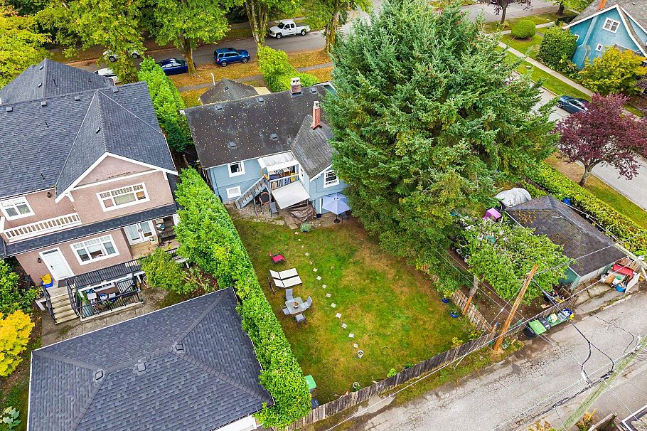 3883 W 20th Avenue Vancouver, BC - 10