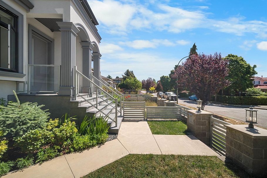 1475 E 55th Avenue Vancouver, BC - 3