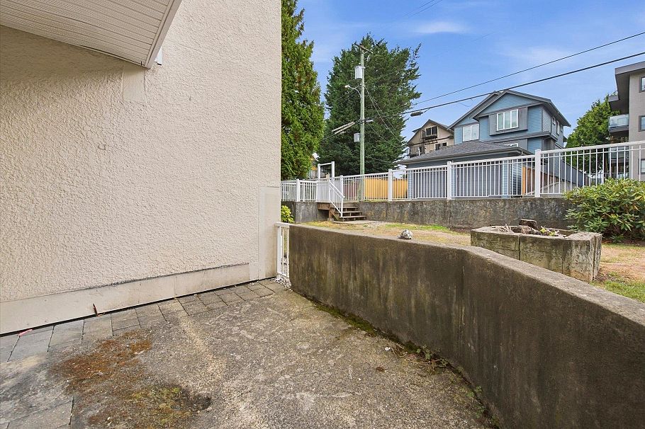107 830 E 7th Avenue Vancouver, BC - 17