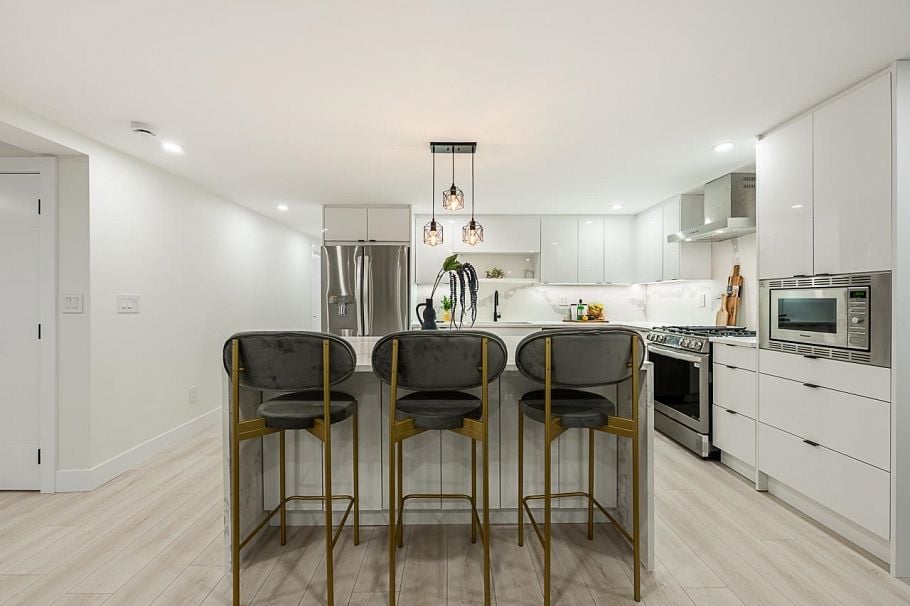 531 Greenway Avenue North Vancouver, BC - 32
