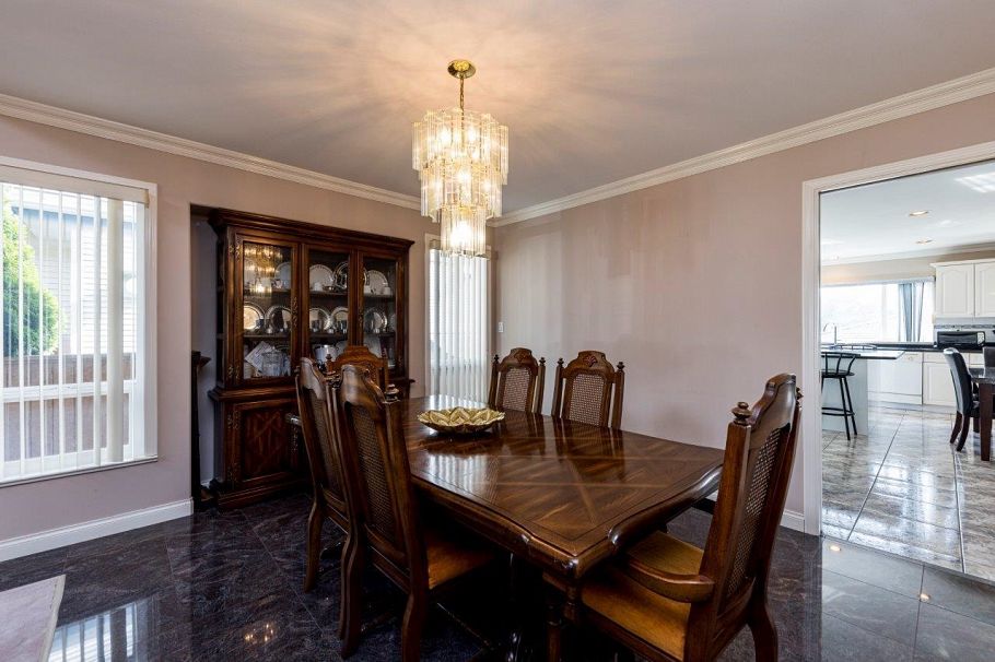 449 E 16th Street North Vancouver, BC - 7