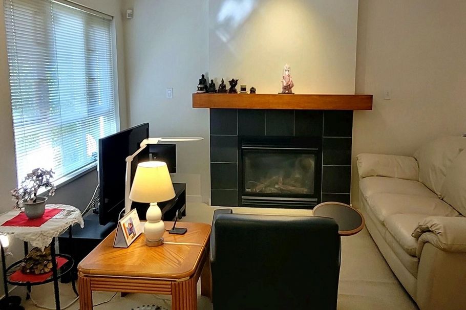 3238 E 54th Avenue Vancouver, BC - 4