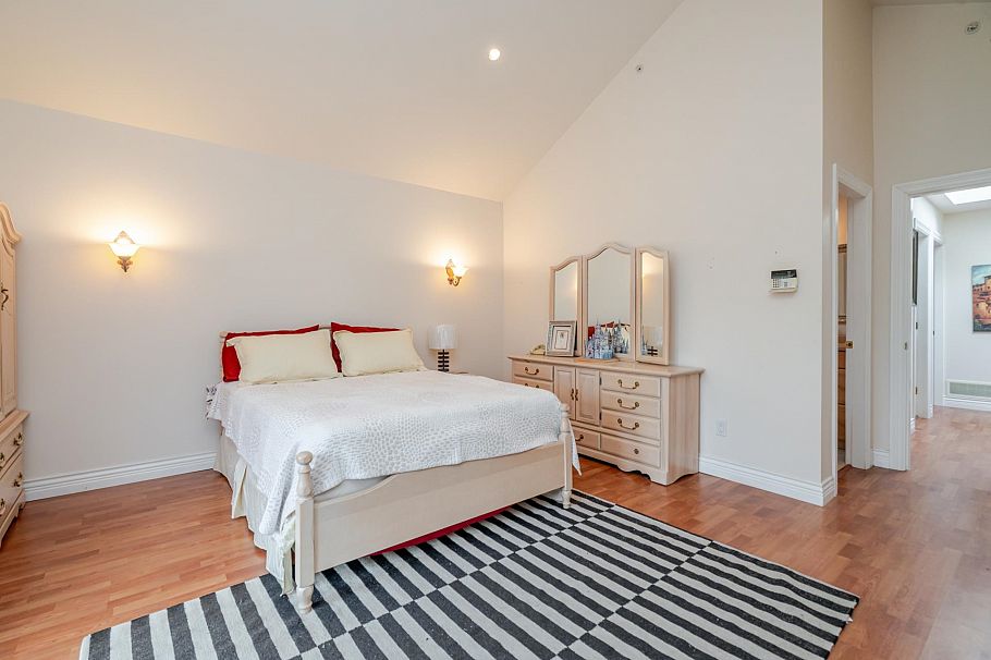 1546 E 2nd Avenue Vancouver, BC - 26
