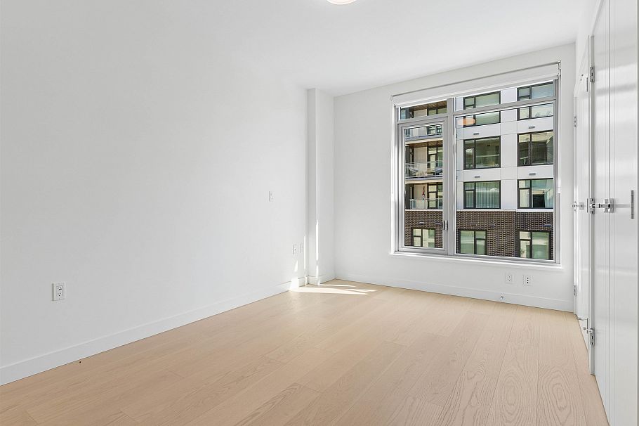 302 777 Harbour Way North Vancouver, BC - 3