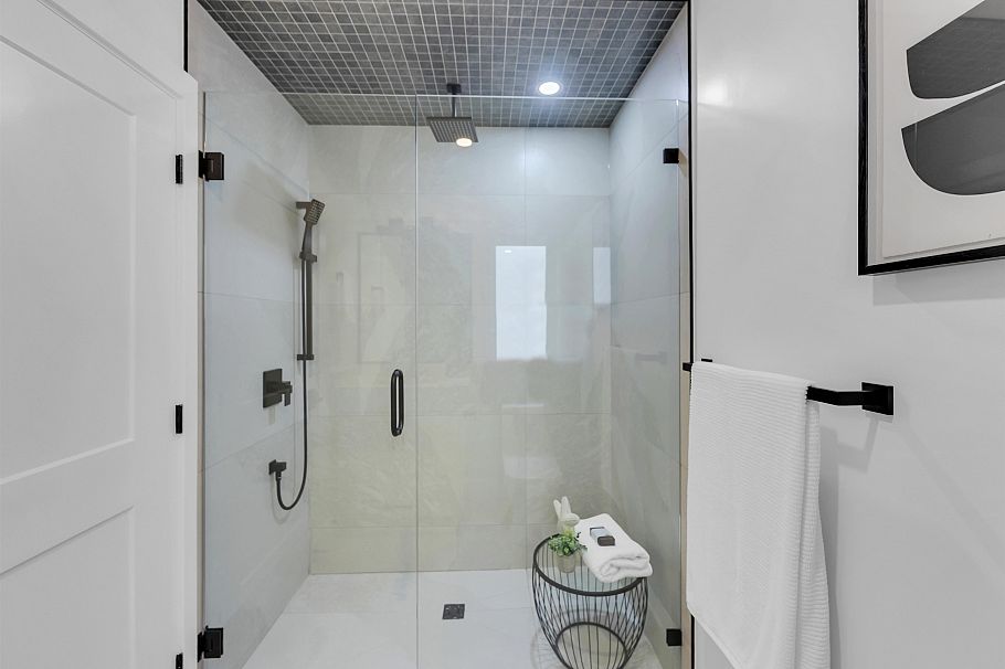 1 2888 E 6th Avenue Vancouver, BC - 26