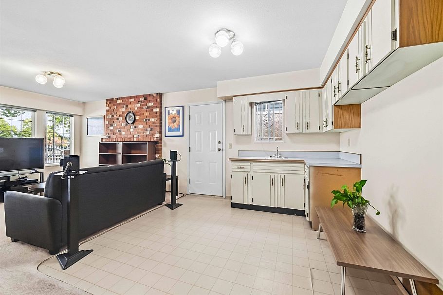 2168 E 27th Avenue Vancouver, BC - 25