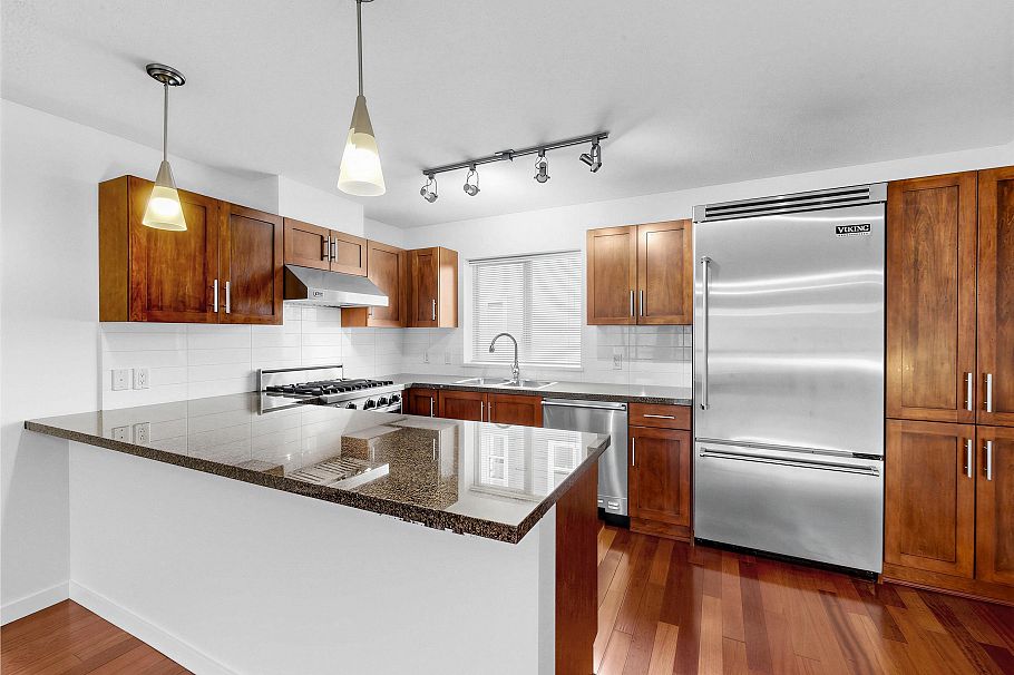 210 670 W 6th Avenue Vancouver, BC - 5