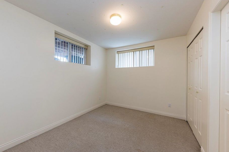 449 E 16th Street North Vancouver, BC - 30