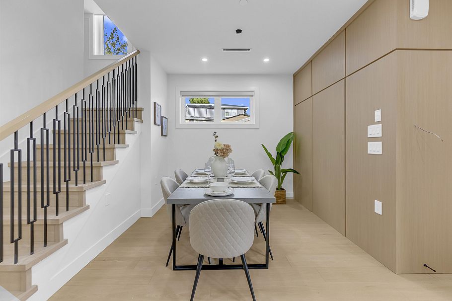 2 2888 E 6th Avenue Vancouver, BC - 4