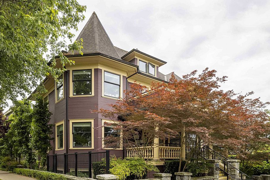 100 1872 Parker Street Vancouver, BC - 1