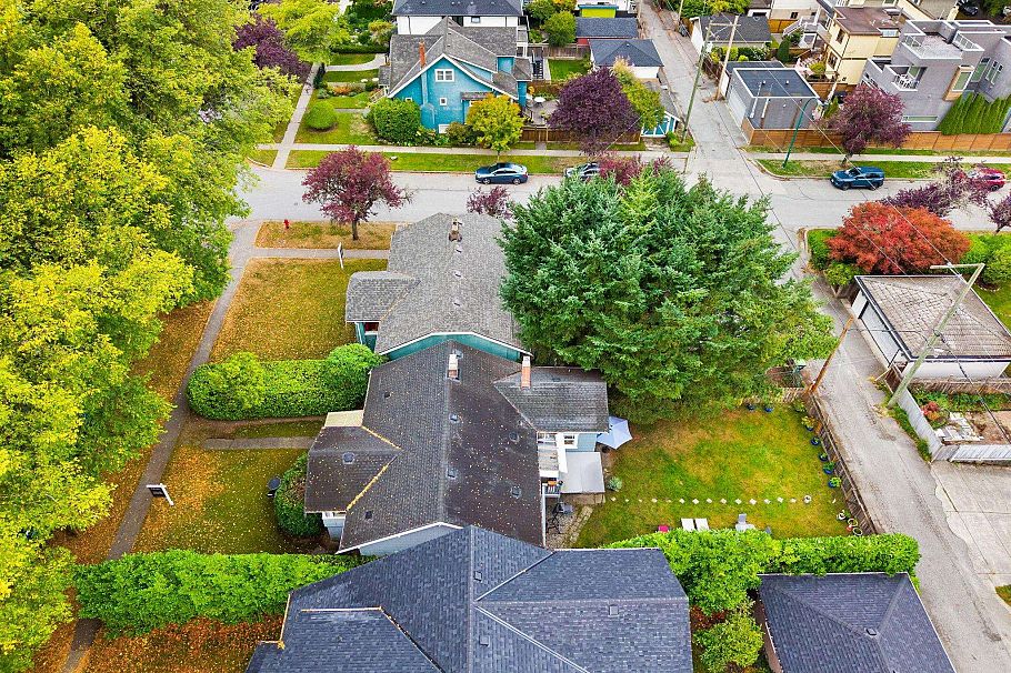 3895 W 20th Avenue Vancouver, BC - 9