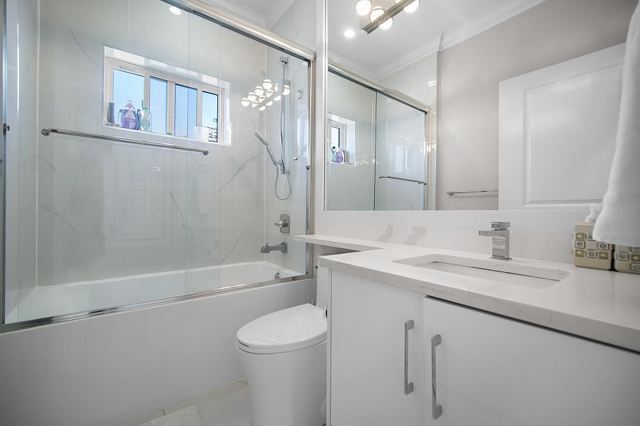 1475 E 55th Avenue Vancouver, BC - 12