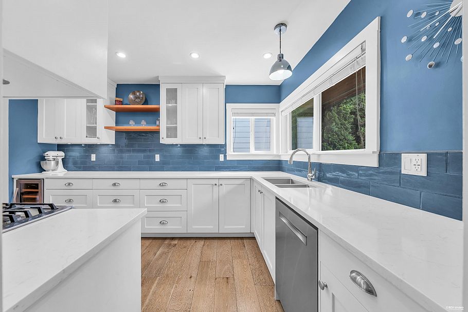 3335 Church Street Vancouver, BC - 2