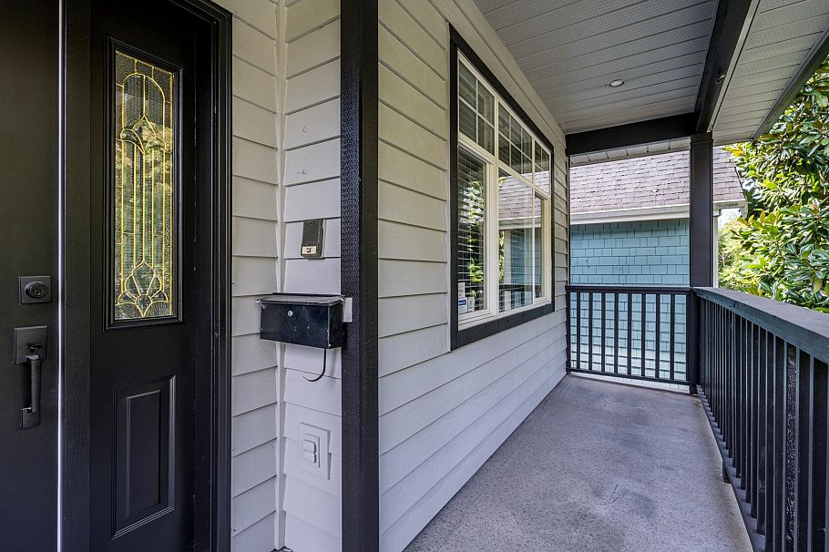 1546 E 2nd Avenue Vancouver, BC - 4