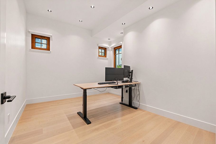 2051 W King Edward Avenue Vancouver, BC - 6