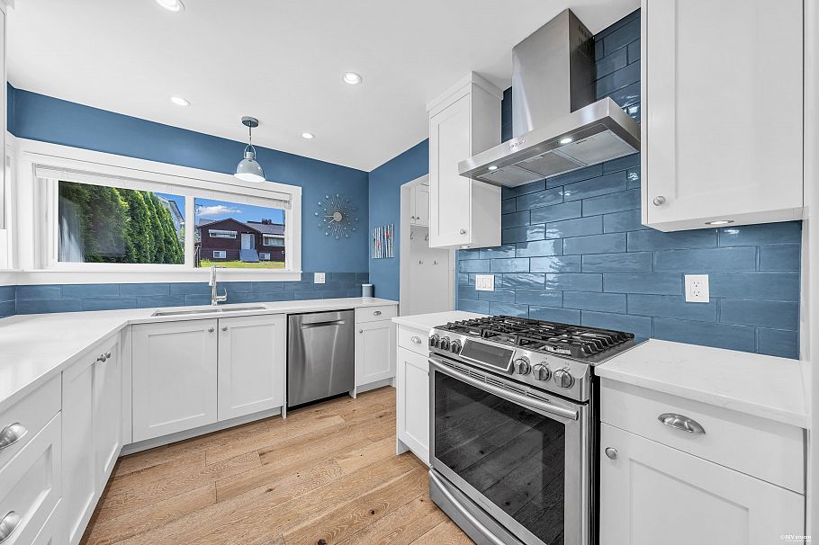 3335 Church Street Vancouver, BC - 4