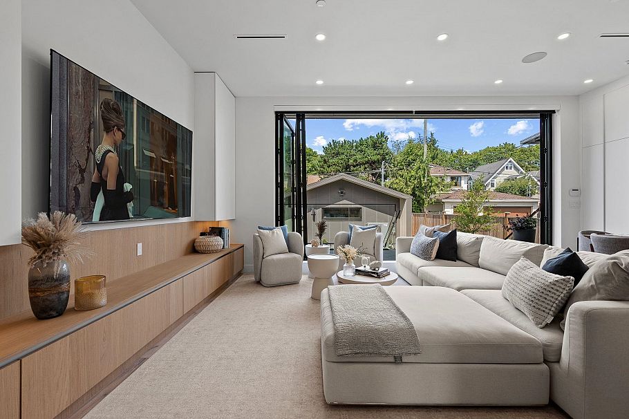 2987 W 40th Avenue Vancouver, BC - 9