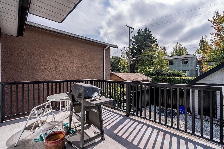1546 E 2nd Avenue Vancouver, BC - 34