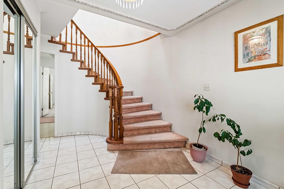 2168 E 27th Avenue Vancouver, BC - 4