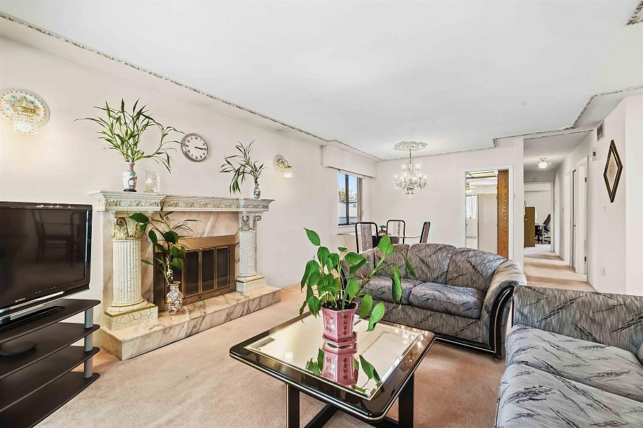 2168 E 27th Avenue Vancouver, BC - 9